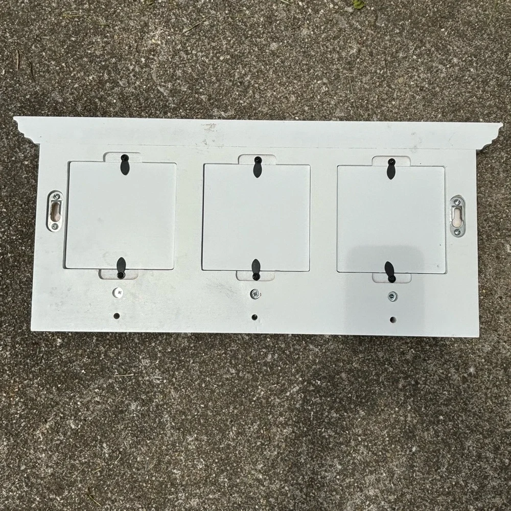 White Triple picture frame coat hooks crown molding wood glass 9.5X19” Like New